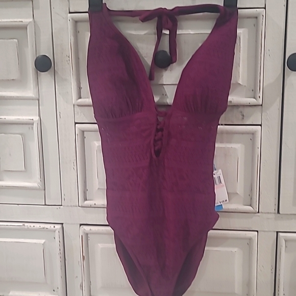 NWT Bleu Rod Beattie Size 10 Halter Cherry Wine - Picture 1 of 4
